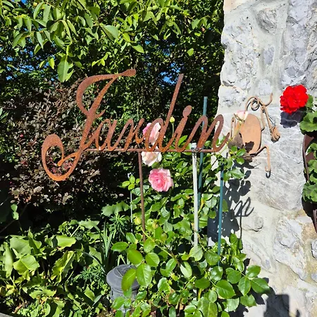 بيت للعطل De Charme 3* Saint-Esteben