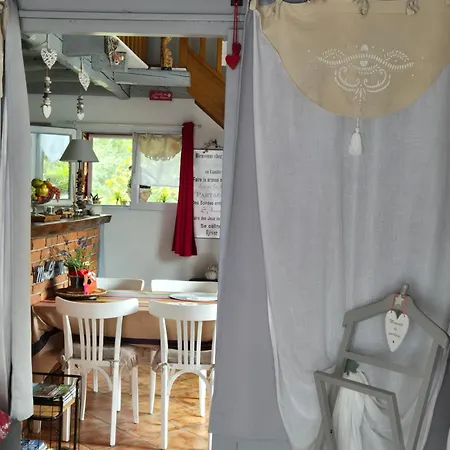 بيت للعطل De Charme 3* Saint-Esteben