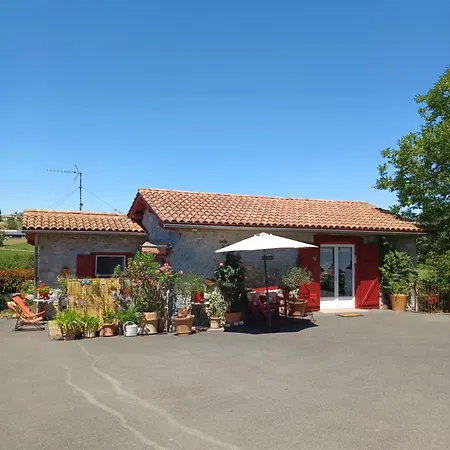 De Charme 3* بيت للعطل *